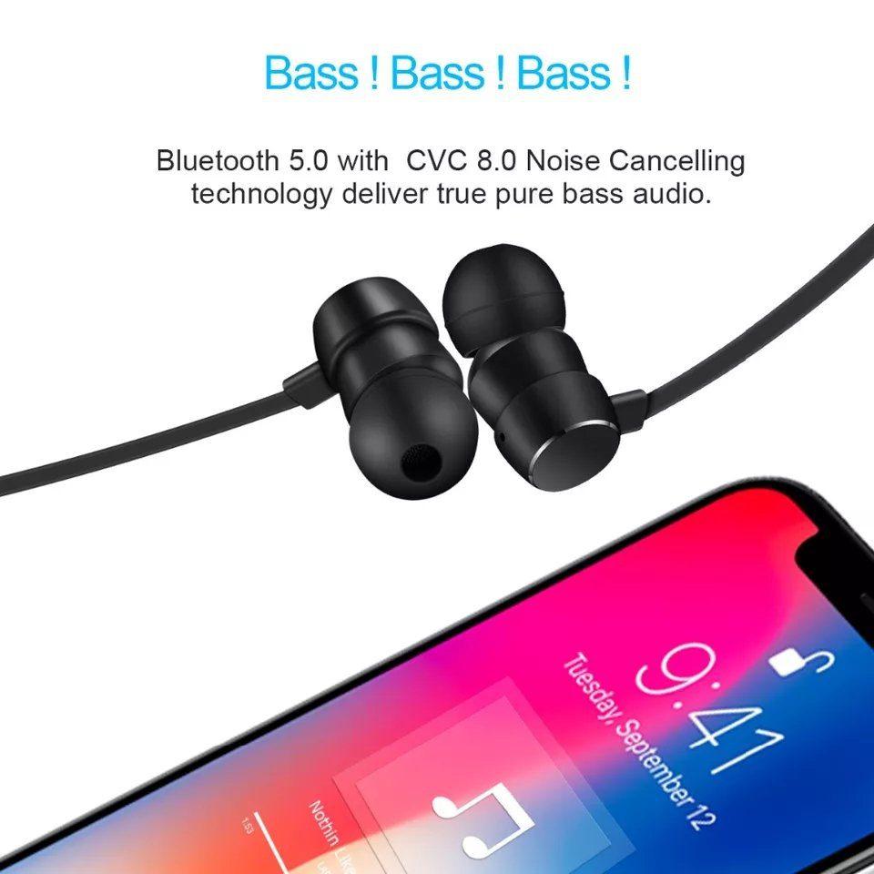 Magnetic wireless earphone